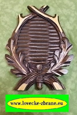 Obrázek pro Dřevěný štítek-podložka pod snčí trofej na seřízlou lebku 14x19 cm