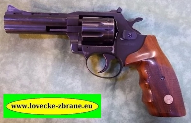 Obrázek pro Revolver Alfa Proj 241 ráže 22LR-komise